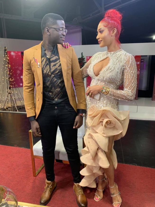 Adja Diallo dans une robe à la découpe bien audacieuse (Photos) Adja Diallo dans une robe à la découpe bien audacieuse (Photos)