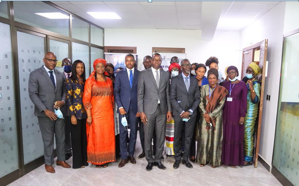 Le ministre de l'ENT, Yankhoba Diatara mise sur l’accès universel pour une meilleure inclusion numérique Le ministre de l'ENT, Yankhoba Diatara mise sur l’accès universel pour une meilleure inclusion numérique