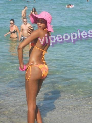 Aprés Dyana Seck et son numéro de Alerte à Malibu c'est autour de Nogui qui fait sa Maryline Monroe Aprés Dyana Seck et son numéro de Alerte à Malibu c'est autour de Nogui qui fait sa Maryline Monroe
