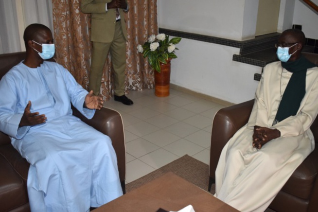 Noël: Antoine Félix Abdoulaye Diome rend visite à Mgr Benjamin Ndiaye, Archevêque de Dakar Noël: Antoine Félix Abdoulaye Diome rend visite à Mgr Benjamin Ndiaye, Archevêque de Dakar
