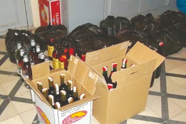 Port de Dakar: 1 361 cartons de vin et 06 conteneurs d’huile, saisis Port de Dakar: 1 361 cartons de vin et 06 conteneurs d’huile, saisis