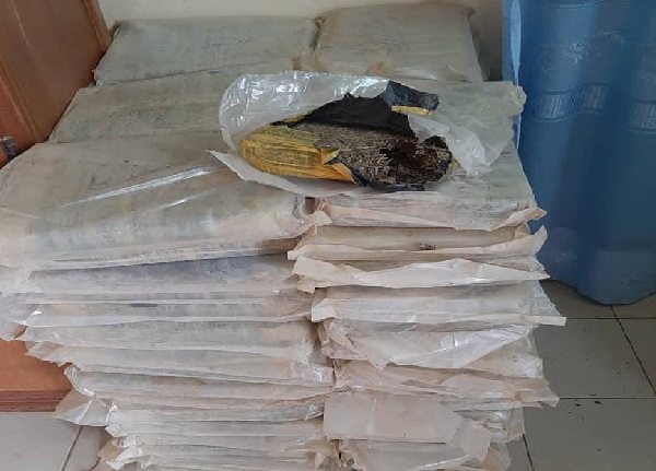 Coup de filet de la gendarmerie à Ourossogui: Plus de 200 kg de chanvre indien saisis, 1 individu arrêté, 2 autres en fuite Coup de filet de la gendarmerie à Ourossogui: Plus de 200 kg de chanvre indien saisis, 1 individu arrêté, 2 autres en fuite