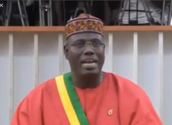 Serigne Abdou Bara Dolly Mbacké, Député: "Pape Diop avait offert à Idrissa Seck 50 millions de FCfa pour soutenir sa candidature en 2019" Serigne Abdou Bara Dolly Mbacké, Député: "Pape Diop avait offert à Idrissa Seck 50 millions de FCfa pour soutenir sa candidature en 2019"
