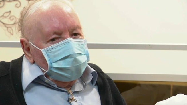 "Il ne faut pas avoir peur": Alain, 92 ans, témoigne après s'être fait vacciner