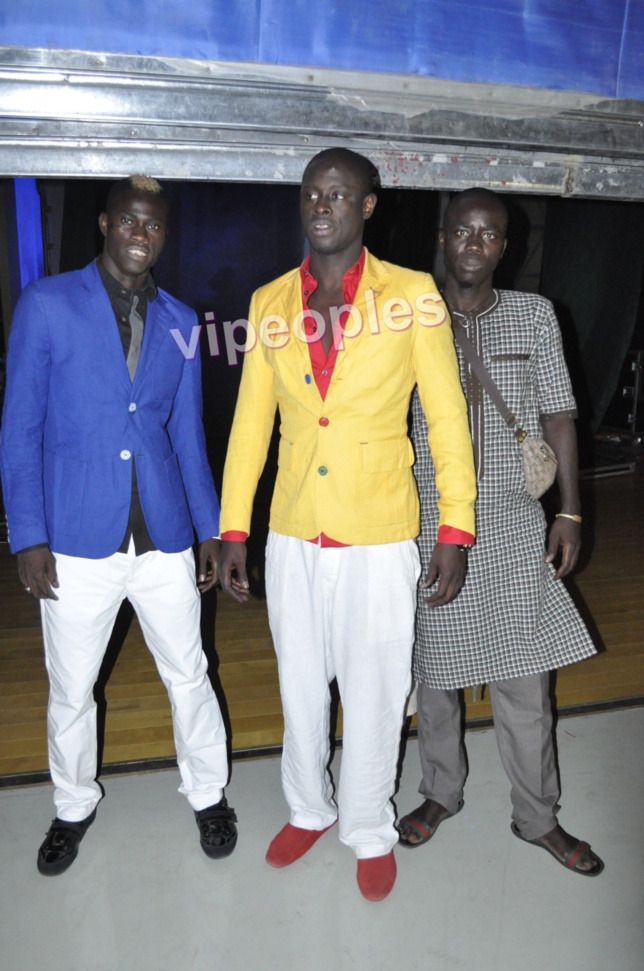 Les trois mousquetaires et leurs déguisements: Pape Ndiaye Thiou et la sapologie Les trois mousquetaires et leurs déguisements: Pape Ndiaye Thiou et la sapologie