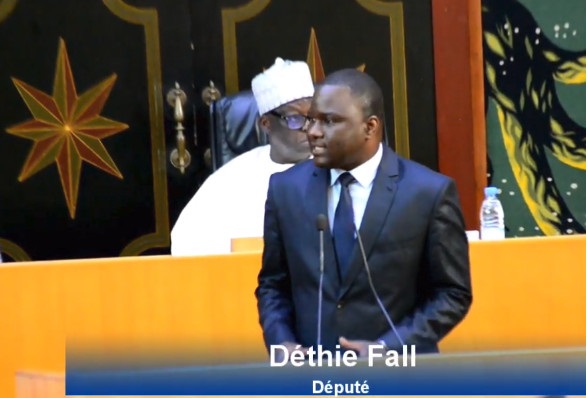 Amadou Diouf-Analyste politique : « Déthié Fall doit aussi rendre son poste de député » Amadou Diouf-Analyste politique : « Déthié Fall doit aussi rendre son poste de député »