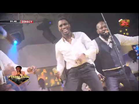 QUAND L'EQUIPE TECHNIQUE DE LA 2STV DANSE SUR LE PLATEAU DE WALLY SECK ! QUAND L'EQUIPE TECHNIQUE DE LA 2STV DANSE SUR LE PLATEAU DE WALLY SECK !