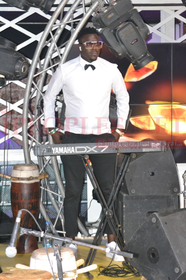 Les images du bal des faramarens avec le prince de la musique Wally Seck sur la 2stv qui détient le records des audiences du 31 décembre. Admirez les sagnes sé. Les images du bal des faramarens avec le prince de la musique Wally Seck sur la 2stv qui détient le records des audiences du 31 décembre. Admirez les sagnes sé.