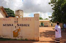 Toute la récolte détruite, des maisons calcinées, les sapeurs-pompiers gambiens sauvent Médina Sabakh Toute la récolte détruite, des maisons calcinées, les sapeurs-pompiers gambiens sauvent Médina Sabakh