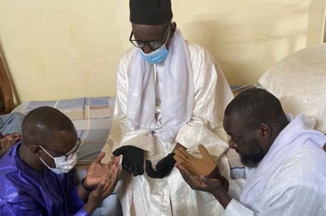 Condoléances : En images, la visite de Ousmane Sonko à Darou Mousty Condoléances : En images, la visite de Ousmane Sonko à Darou Mousty