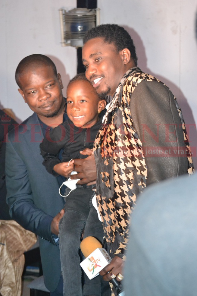 INCROYABLE WALY SECK MONOPOLISE L'AUDIENCE SUR LA 2STV AU BAL DES FARAMAREN INCROYABLE WALY SECK MONOPOLISE L'AUDIENCE SUR LA 2STV AU BAL DES FARAMAREN