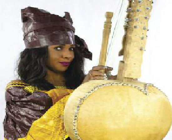 Sortie de son album ‘’Douwawou’’ : à la découverte de la Guinéenne Hadja Kora, établie au Sénégal