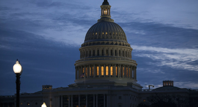 Joe Biden promet 2.000 dollars aux Américains en cas de contrôle démocrate sur le Sénat Joe Biden promet 2.000 dollars aux Américains en cas de contrôle démocrate sur le Sénat