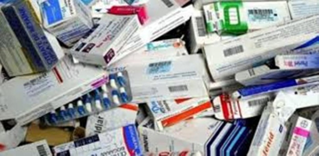 Détention frauduleuse de médicaments: 7 individus interpellés par la police à la Gare des Baux maraichers Détention frauduleuse de médicaments: 7 individus interpellés par la police à la Gare des Baux maraichers