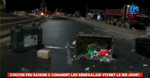 Couvre – Feu à Yoff – La route menant à l’aéroport Léopold Sédar Senghor en feu Couvre – Feu à Yoff – La route menant à l’aéroport Léopold Sédar Senghor en feu