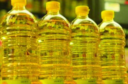 Y. D. condamné à un an avec sursis, pour avoir volé 12 bidons d'huile Y. D. condamné à un an avec sursis, pour avoir volé 12 bidons d'huile