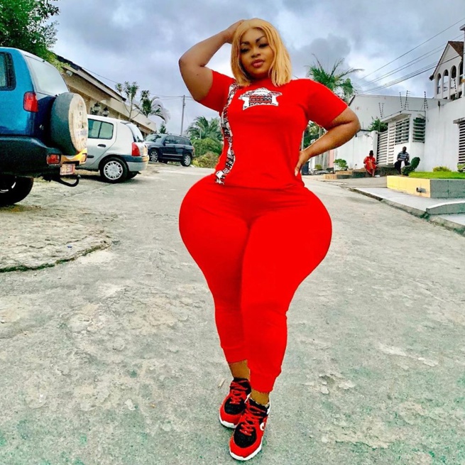 Eudoxi Yao: Je défie toutes les Sénégalaises au Leumbeul Eudoxi Yao: Je défie toutes les Sénégalaises au Leumbeul