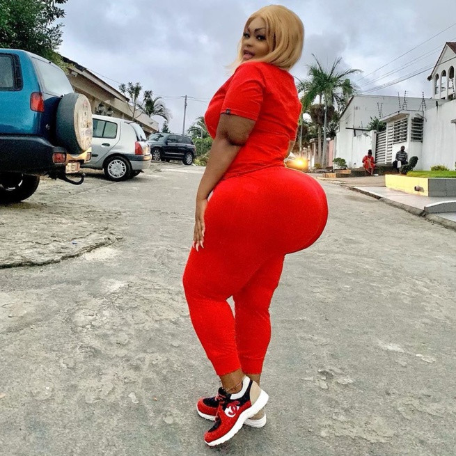 Eudoxi Yao: Je défie toutes les Sénégalaises au Leumbeul Eudoxi Yao: Je défie toutes les Sénégalaises au Leumbeul