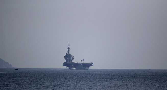 Le porte-avions Charles-de-Gaulle sera déployé en soutien de l'opération Chammal en Méditerranée