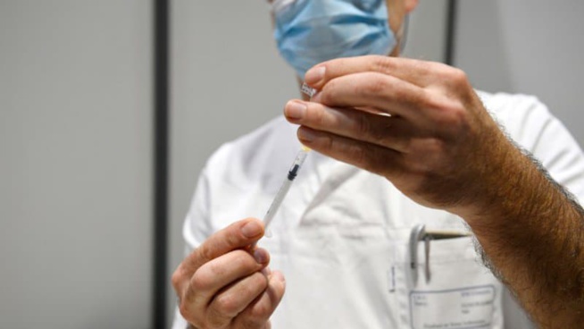 Covid-19: plus de 413.000 personnes désormais vaccinées en France