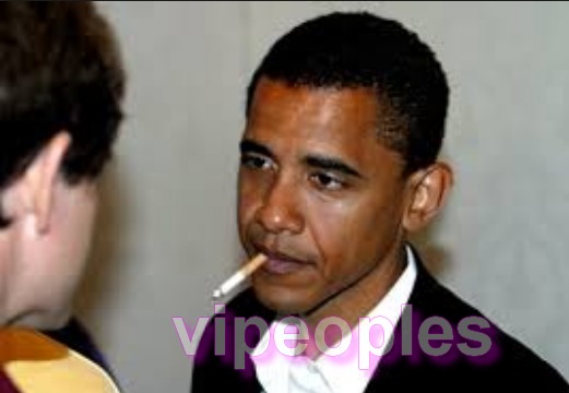 Ces hommes politiques qui ne peuvent se passer de la cigarette Ces hommes politiques qui ne peuvent se passer de la cigarette