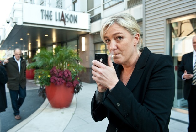 Ces hommes politiques qui ne peuvent se passer de la cigarette Ces hommes politiques qui ne peuvent se passer de la cigarette