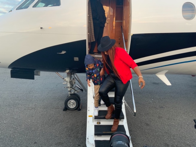 Les images de l arrives de Mo Gates qui affrète un jet prive pour ses hôtes a NEW YORK pour son discours de la renaissance Les images de l arrives de Mo Gates qui affrète un jet prive pour ses hôtes a NEW YORK pour son discours de la renaissance