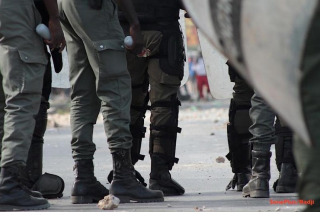 Trafic de faux laisser-passer: les prévenus encourent 6 mois ferme Trafic de faux laisser-passer: les prévenus encourent 6 mois ferme