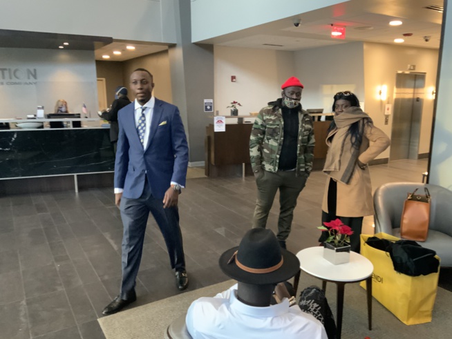 Les premières images de l arrives de Mo Gates et ses hôtes pour son discours de la renaissance Les premières images de l arrives de Mo Gates et ses hôtes pour son discours de la renaissance