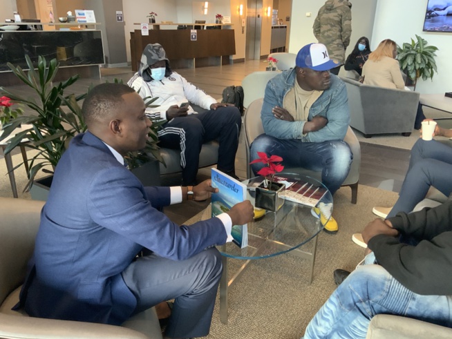 Les premières images de l arrives de Mo Gates et ses hôtes pour son discours de la renaissance Les premières images de l arrives de Mo Gates et ses hôtes pour son discours de la renaissance