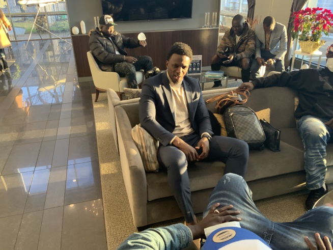 Les premières images de l arrives de Mo Gates et ses hôtes pour son discours de la renaissance Les premières images de l arrives de Mo Gates et ses hôtes pour son discours de la renaissance