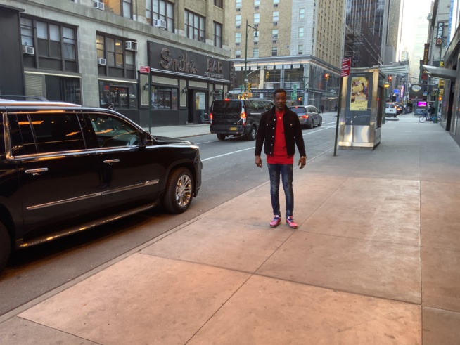 Les premières images de l arrives de Mo Gates et ses hôtes pour son discours de la renaissance Les premières images de l arrives de Mo Gates et ses hôtes pour son discours de la renaissance