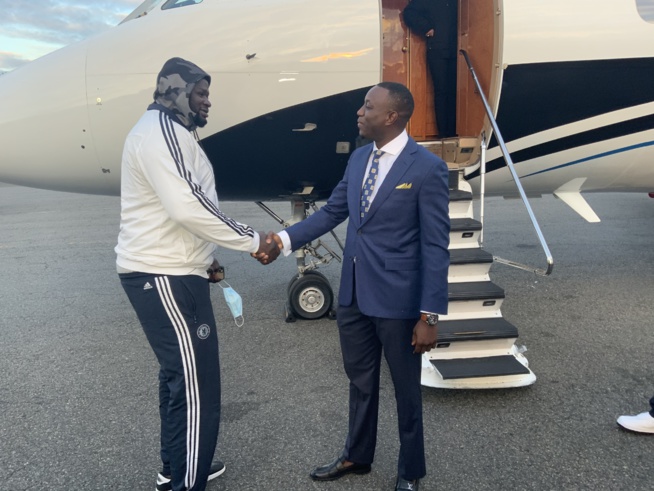 Les premières images de l arrives de Mo Gates et ses hôtes pour son discours de la renaissance Les premières images de l arrives de Mo Gates et ses hôtes pour son discours de la renaissance