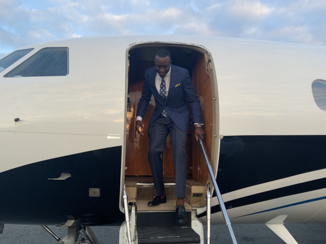 Les premières images de l arrives de Mo Gates et ses hôtes pour son discours de la renaissance Les premières images de l arrives de Mo Gates et ses hôtes pour son discours de la renaissance