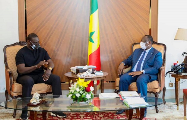 Une célébrité au Palais : l’acteur-humoriste Omar Sy reçu par le président Macky Sall Une célébrité au Palais : l’acteur-humoriste Omar Sy reçu par le président Macky Sall