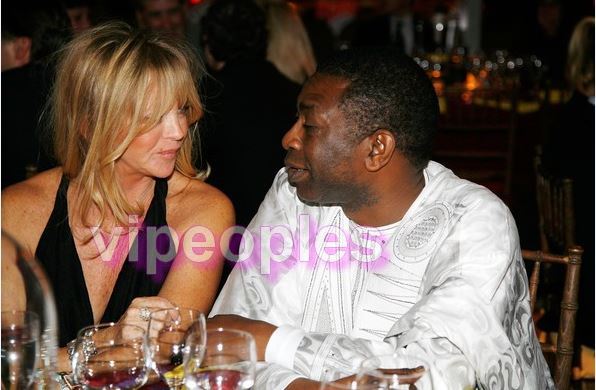 Le ministre du tourisme, Youssou Ndour ne quitte pas des yeux l'actrice américaine Goldie Hawn