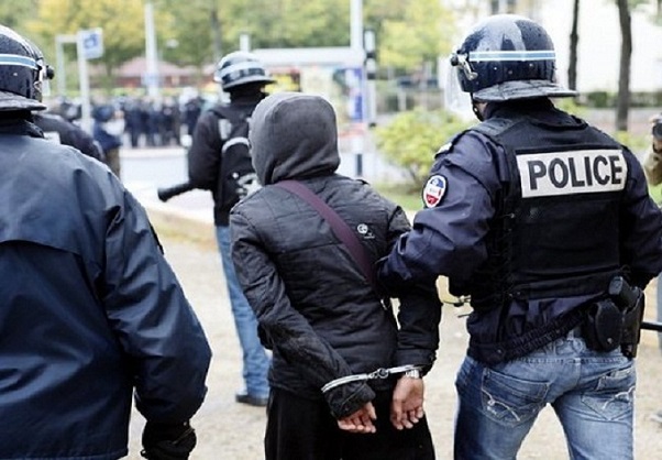 Médina – après s’être battu avec un handicapé : Un faux gendarme, voleur arrêté Médina – après s’être battu avec un handicapé : Un faux gendarme, voleur arrêté