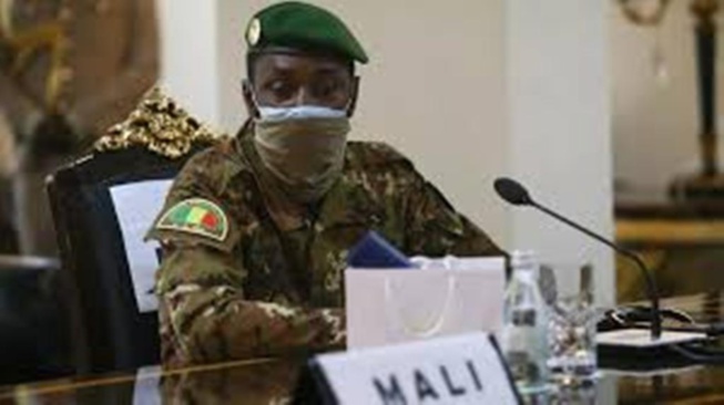 Mali: dissolution du CNSP, le président N'Daw reçu à l'Élysée Mali: dissolution du CNSP, le président N'Daw reçu à l'Élysée