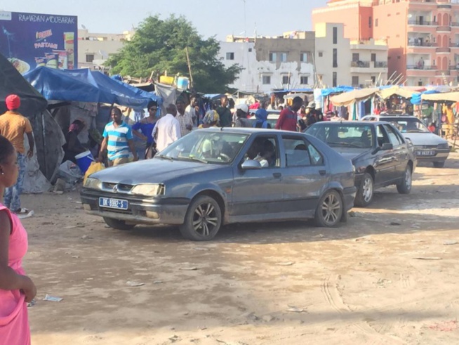 Transport public à Dakar: quand les "taxis clandos" imposent leur loi Transport public à Dakar: quand les "taxis clandos" imposent leur loi
