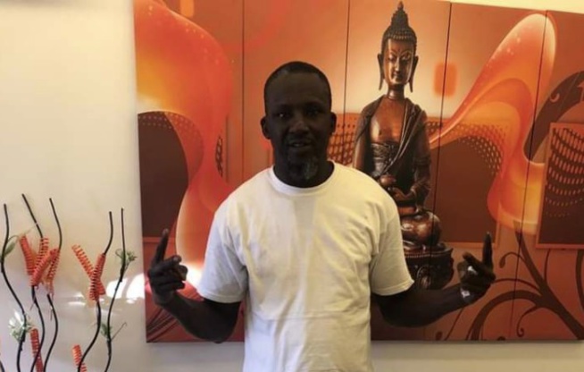 Les premières images de Assane Diouf juste âpres sa libération….