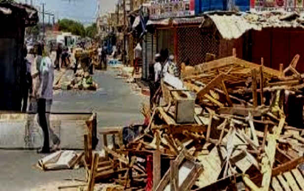Démolition partielle du marché HLM Extension : Les victimes chargent le maire et interpellent Macky Sall Démolition partielle du marché HLM Extension : Les victimes chargent le maire et interpellent Macky Sall