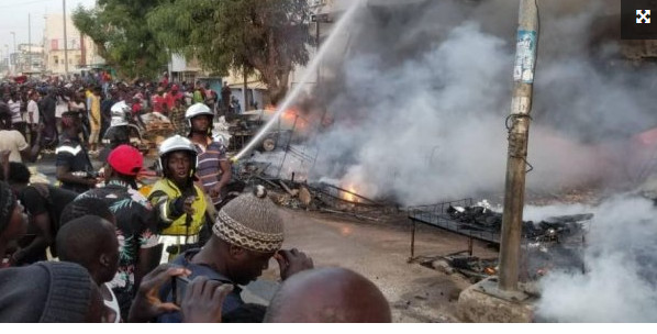 Touba: Un violent incendie cause d'énormes dégâts Touba: Un violent incendie cause d'énormes dégâts