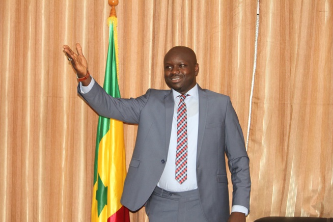 Pape Ibrahima Faye Crous: "les étudiants ont l'habitude de mettre la pression sur l'Etat, mais..." Pape Ibrahima Faye Crous: "les étudiants ont l'habitude de mettre la pression sur l'Etat, mais..."