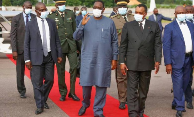 Les images de l’arrivée de Macky Sall au Congo Les images de l’arrivée de Macky Sall au Congo