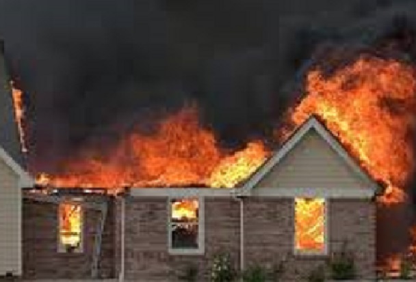 Incendie à Sédhiou : Le village de Madina Abisam coune ravagé Incendie à Sédhiou : Le village de Madina Abisam coune ravagé