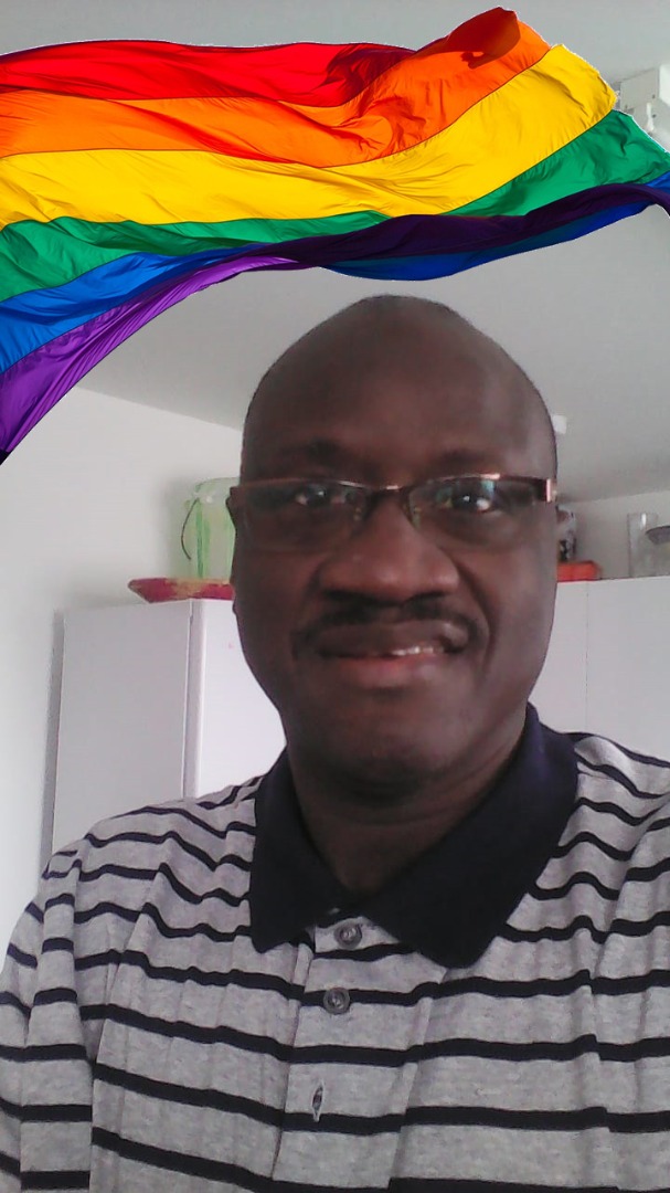 Voici Omar Faye, Le Journaliste Sénégalais Qui Défend Les Goodjiguènes Et Qui S’est Attiré Les Foudres De Jamra (Photos) Voici Omar Faye, Le Journaliste Sénégalais Qui Défend Les Goodjiguènes Et Qui S’est Attiré Les Foudres De Jamra (Photos)