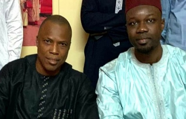 Le Guinéen Siaka Barry affiche son soutien à Sonko : « halte au Kompromat en Afrique !!! » Le Guinéen Siaka Barry affiche son soutien à Sonko : « halte au Kompromat en Afrique !!! »
