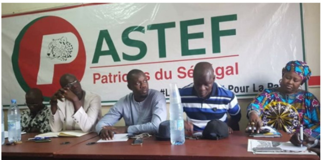 Les patriotes menacent de brûler les maisons des personnalités Les patriotes menacent de brûler les maisons des personnalités