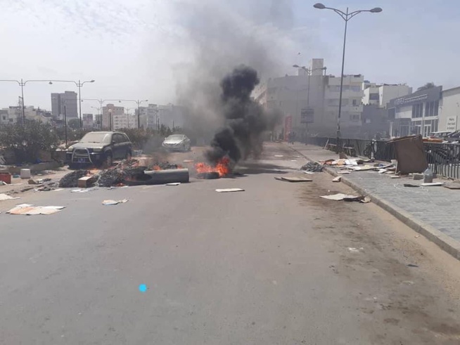 Manifestations: Auchan sacré-cœur incendié… (Arrêt sur image)