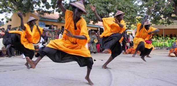 8343 musiciens, 4000 danseurs et 500 communicateurs vont se partager 2,5 milliards à raison de... 8343 musiciens, 4000 danseurs et 500 communicateurs vont se partager 2,5 milliards à raison de...
